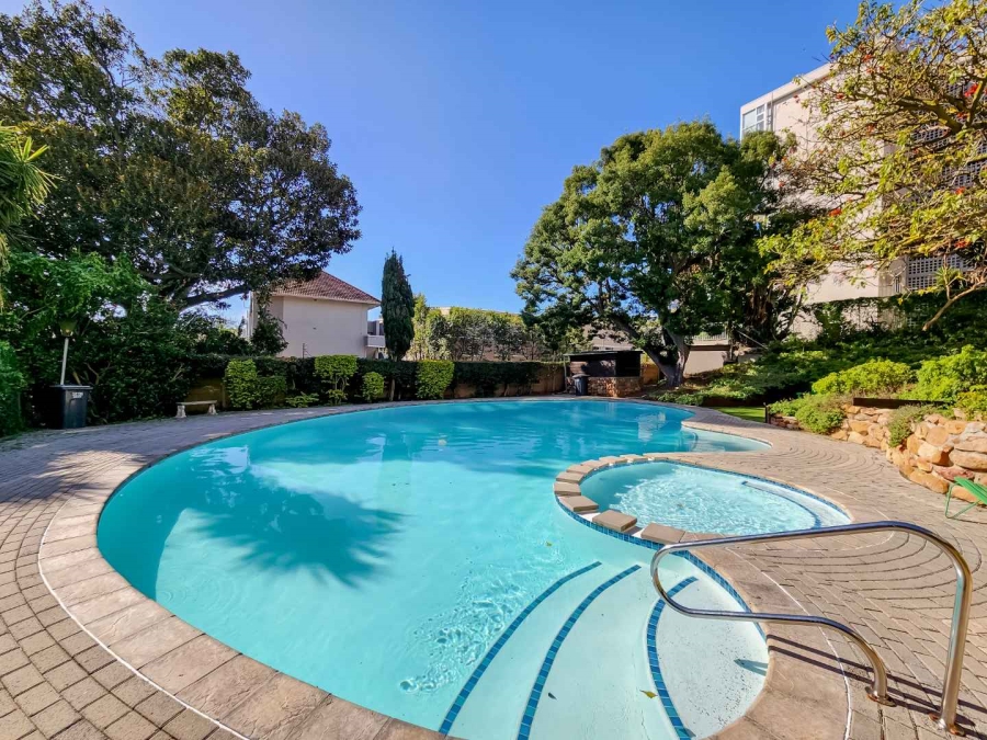 To Let 2 Bedroom Property for Rent in Green Point Western Cape